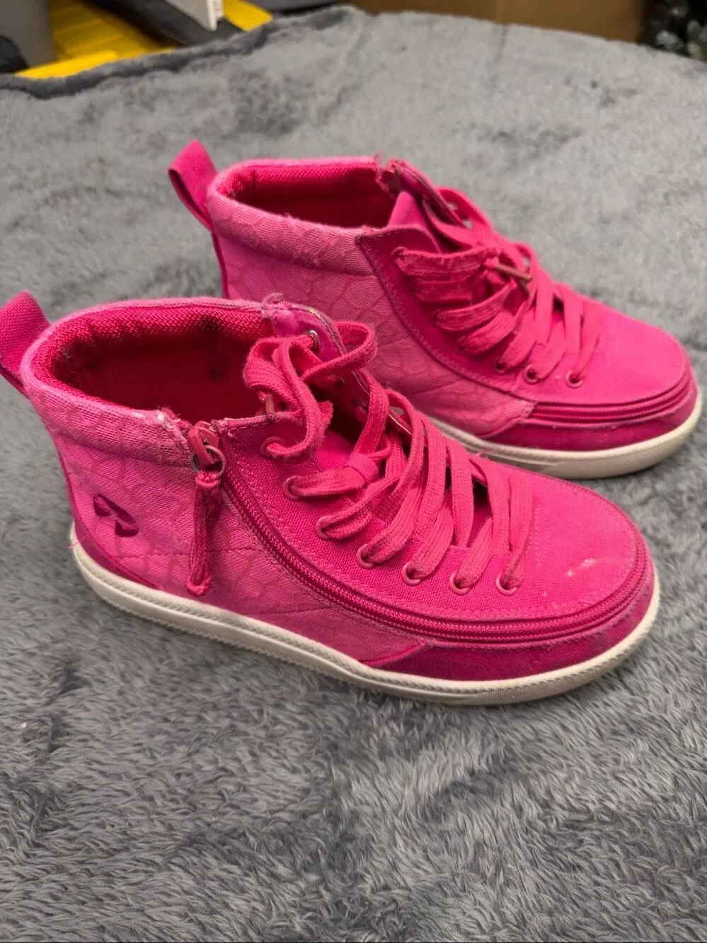 BILLY Footwear Classic DR High Top Kids Size 4W, in fair shape.